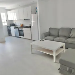  Apartment Surfers